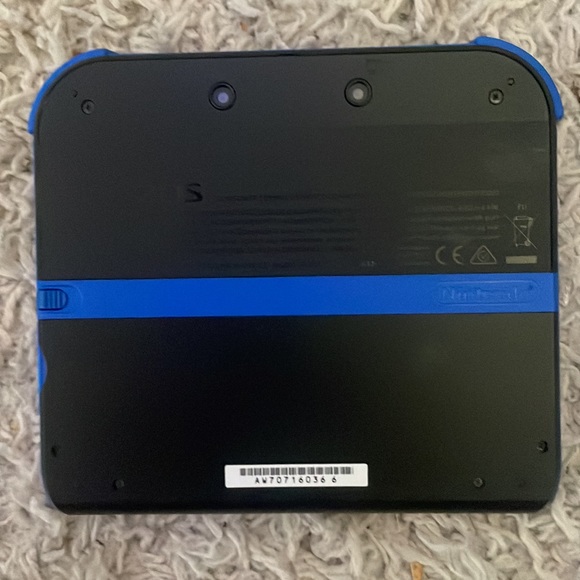 COPY - Nintendo 2ds used but not very used at all. - Picture 2 of 6